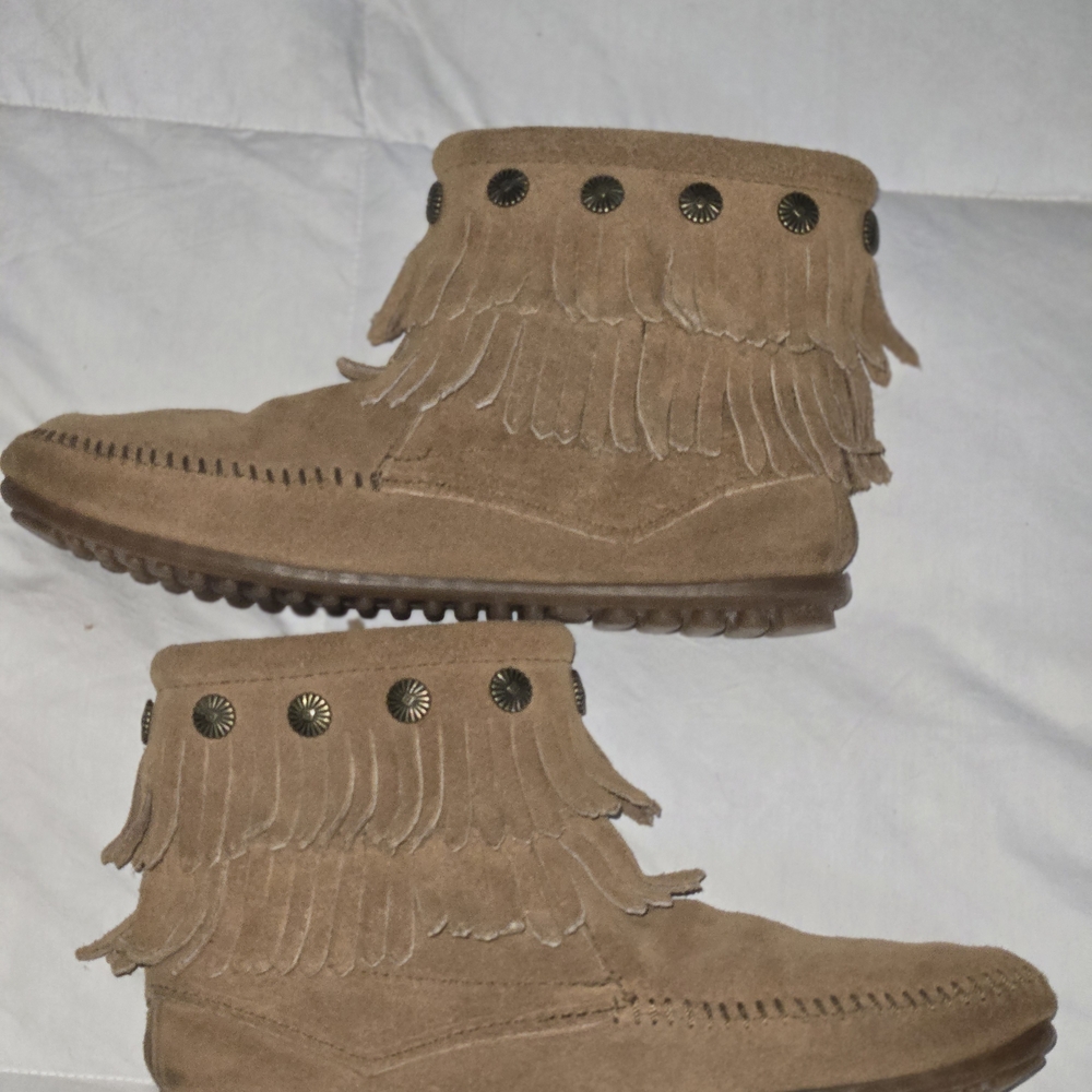 Minnetonka Ankle Tan Suede Fringe Moccasins Sz 7 - Picture 2 of 5